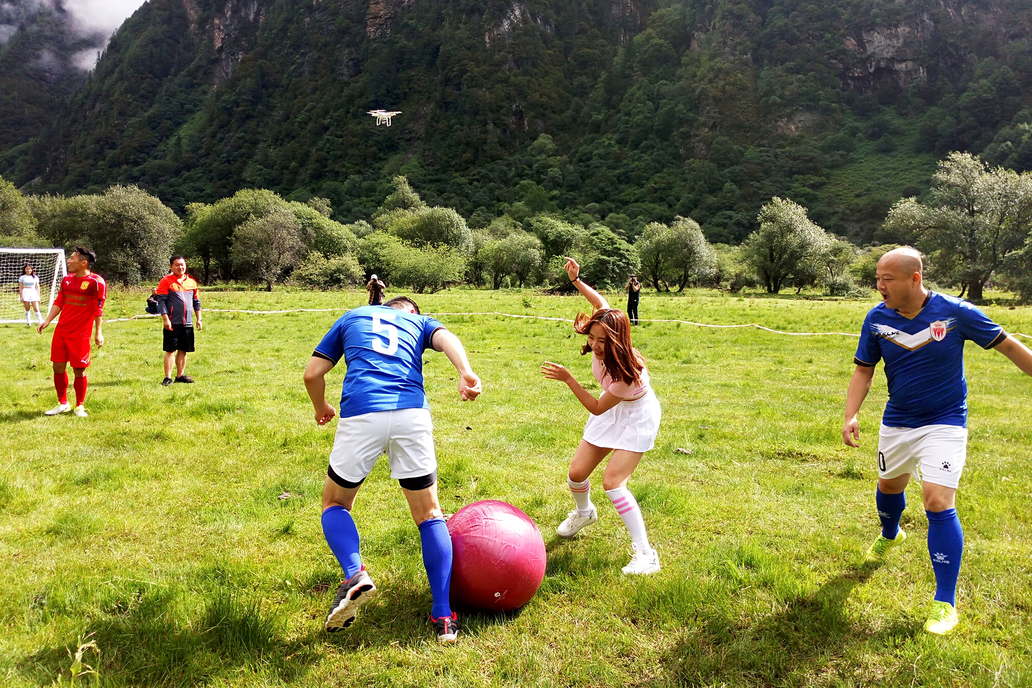 趣味足球比赛有哪些,趣味足球川渝对抗