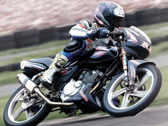 天剑王150优缺点,雅马哈飞致150和天剑150z什么区别