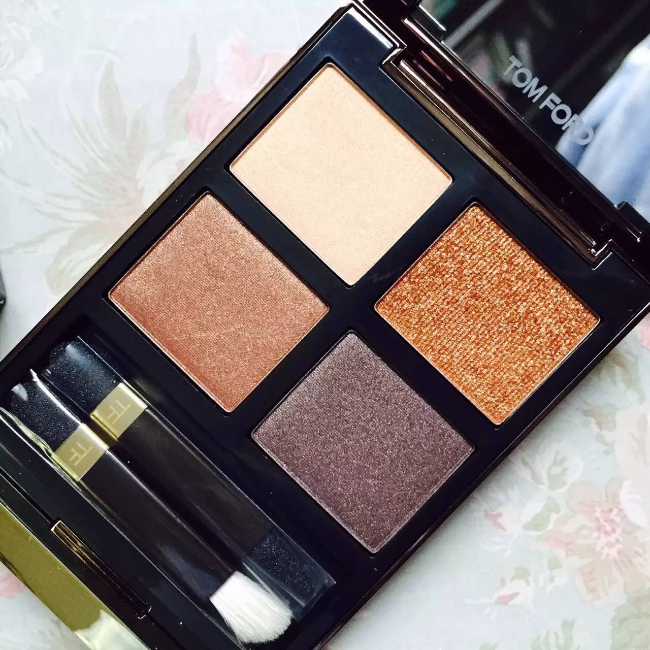 新手小白眼影盘推荐,新手平价眼影20块钱以内