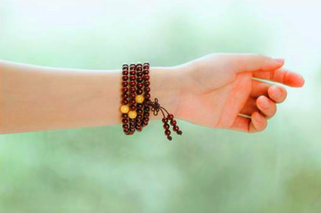 手串太松了怎么让它变紧,手串四圈太松五圈太紧怎么办