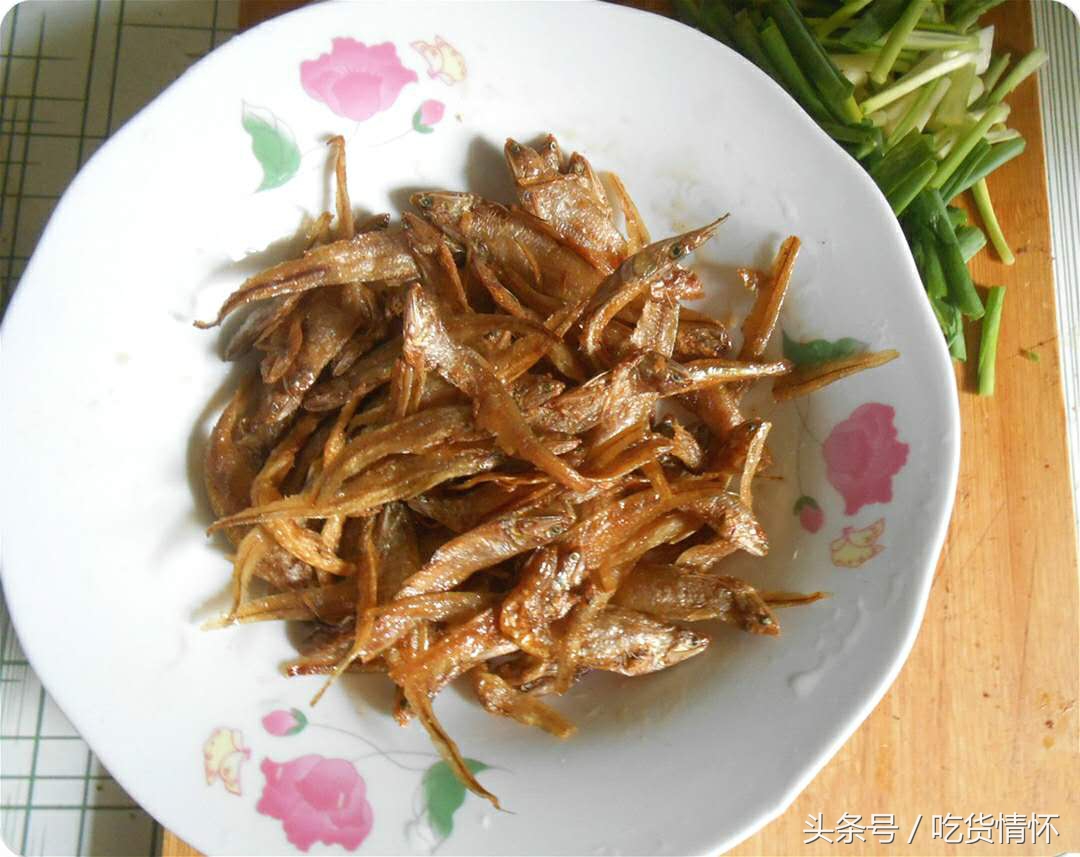 这鱼干叫什么名?4块钱一两,臭臭的但吃起来很香,随便吃几口就可以下去一碗米饭,还可以下酒