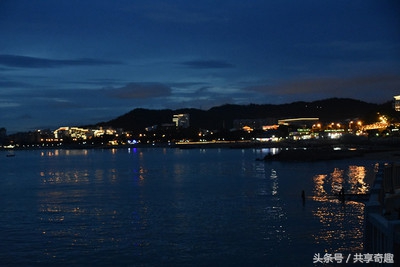 腾龙18-200大变焦镜头,一镜走宇宙腾龙18-400开箱视频