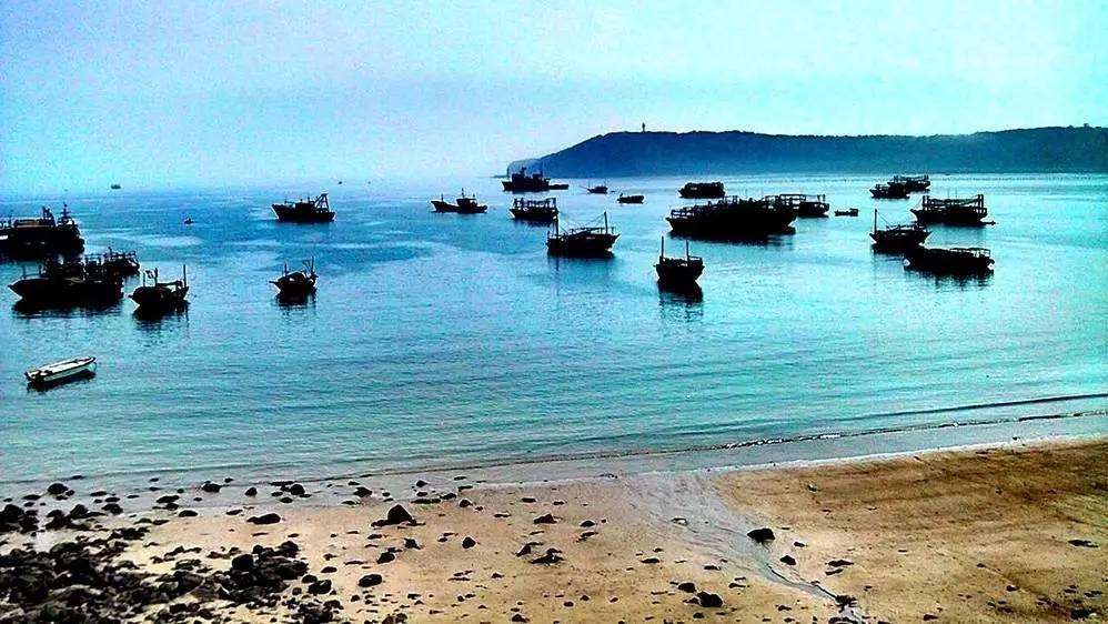 你会选择在南宁和300万人“假装生活”还是和我一起出逃到海岛呢!