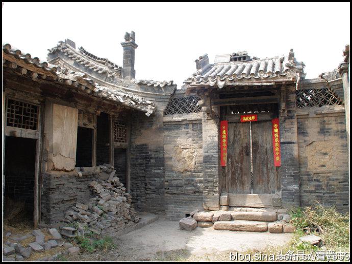 行走在乡野的路上,行走在山野乡间