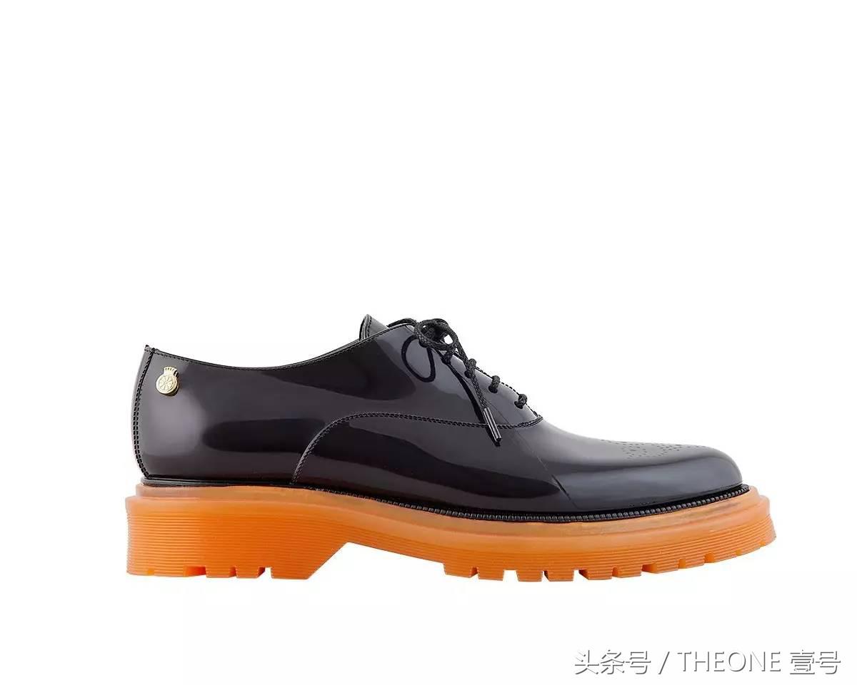 我掐指一算，你该买双雨鞋了