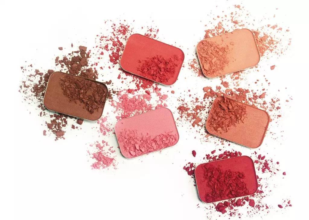 这个月用过的口红有点发霉,一年左右的口红发霉