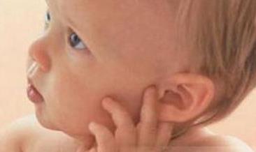 孩子游泳说耳朵里面疼是中耳炎吗,儿童游泳后耳朵里面响