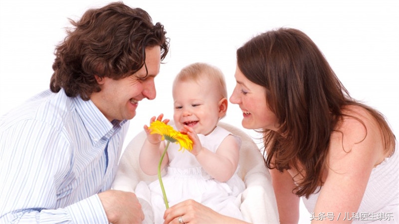 宝宝不爱吃奶或是4大原因导致，学会5个调理方法，可让宝宝慢慢适应规律性饮食