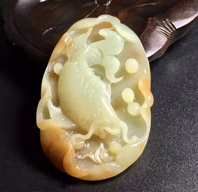 岫玉的黄白老玉与河磨玉的区别,老司机带你聊翡翠