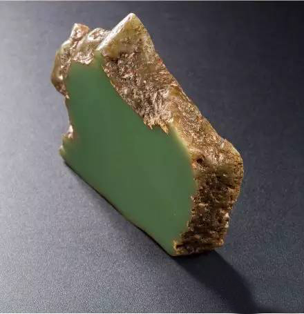 岫玉的黄白老玉与河磨玉的区别,老司机带你聊翡翠