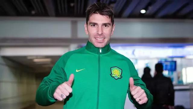 喜子原创|中超七剑下天山!亚足联写“武侠”,帕托化身天瀑剑!