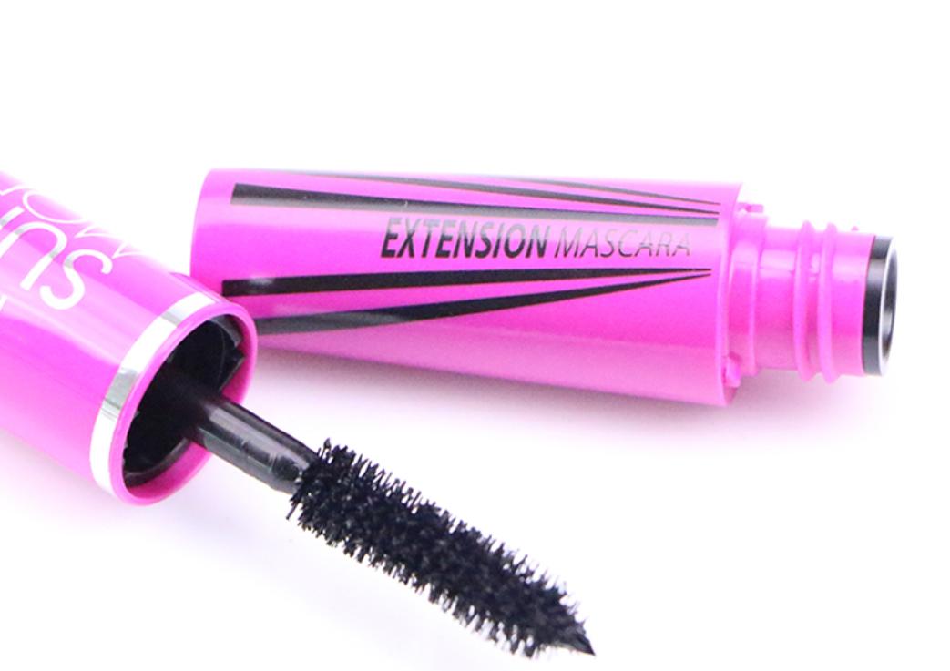 天气一热脸就油得很严重,天气热擦什么才不会脱妆