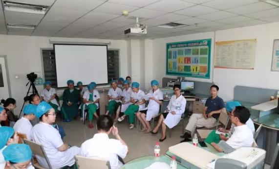 给病人“送红包”?不仅如此,浙大妇院的医生们还给阿克苏地区带去了现金的医疗技术,服务南疆!