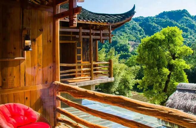 一对夫妻，在《阿凡达》的取景地，改造老宅，收获了完美的人生