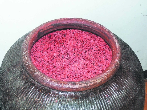 泡红米酒的正确方法,红米酒有什么功效与作用禁忌