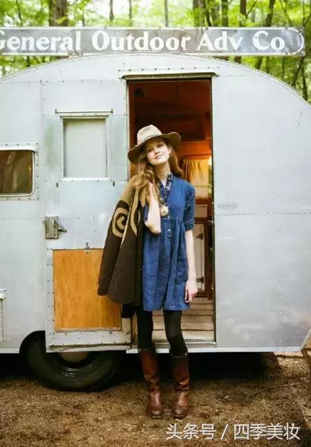 适合二十岁左右女生穿的服装品牌,适合13岁穿的潮牌