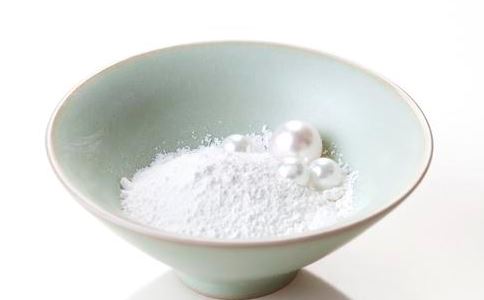 女人别傻傻地浪费钱买面膜了,每天睡前抹点它,肌肤白嫩像18岁