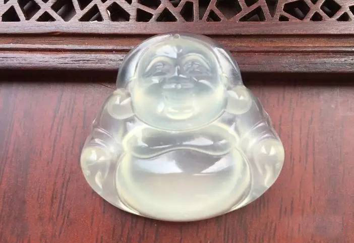 岫玉的黄白老玉与河磨玉的区别,老司机带你聊翡翠