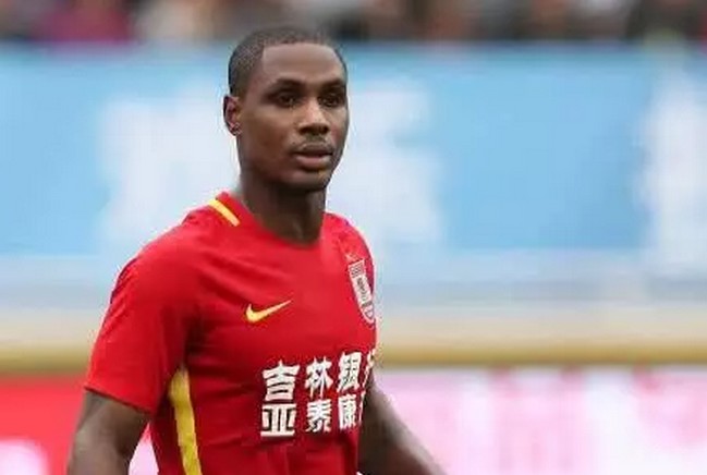 喜子原创|中超七剑下天山!亚足联写“武侠”,帕托化身天瀑剑!