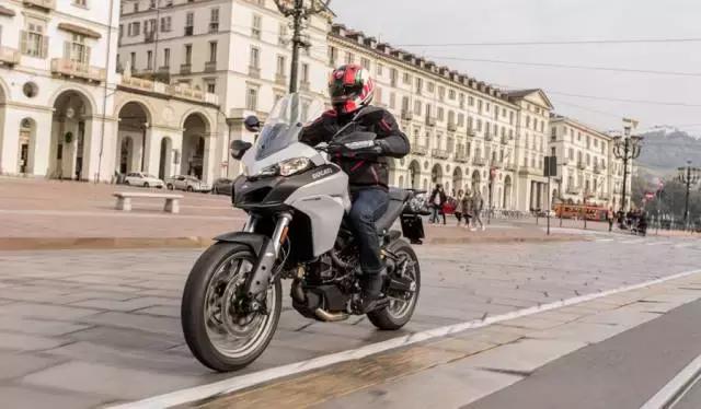杜卡迪multistrada950坐姿,杜卡迪multistrada报价