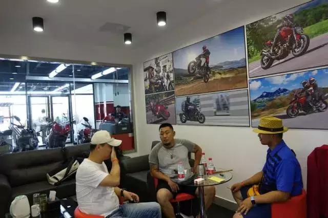 杜卡迪multistrada950坐姿,杜卡迪multistrada报价