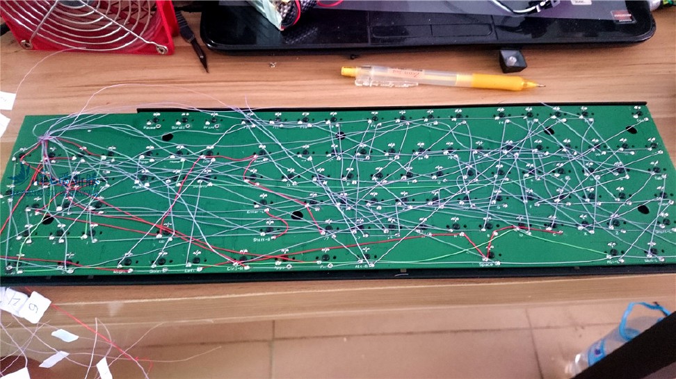 机械键盘如何调节背光,所有的机械键盘都可以调背光吗