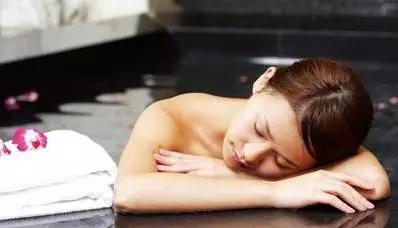 正确打开泡温泉的方法，不会就学起来！