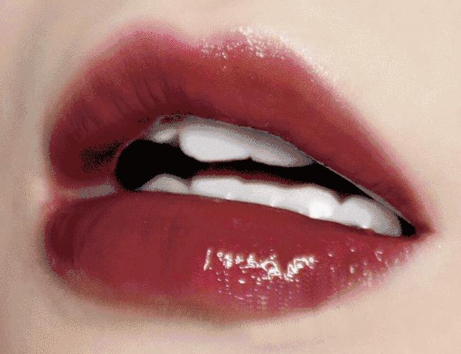 深色口红不好看,浅色口红涂了显黑显老怎么办