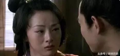 三国演义离间计的故事30字,三国演义小妾出轨