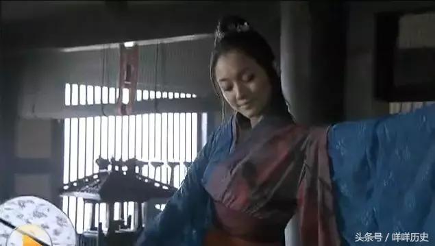 三国演义离间计的故事30字,三国演义小妾出轨