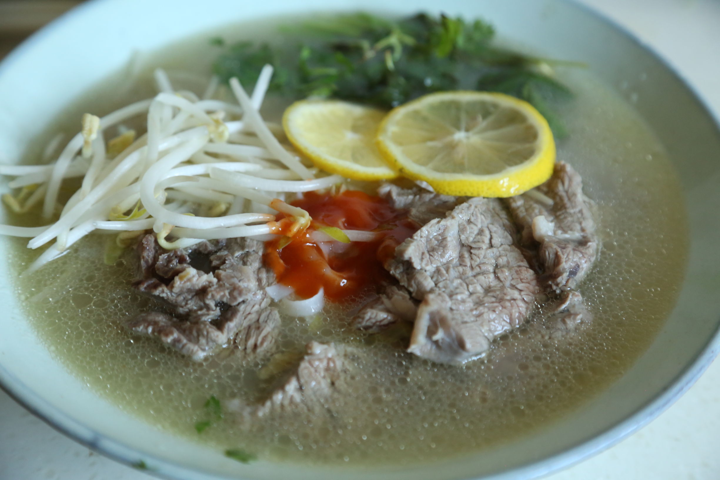 想吃一碗越南河粉很难吗,想吃一碗螺蛳粉和面条