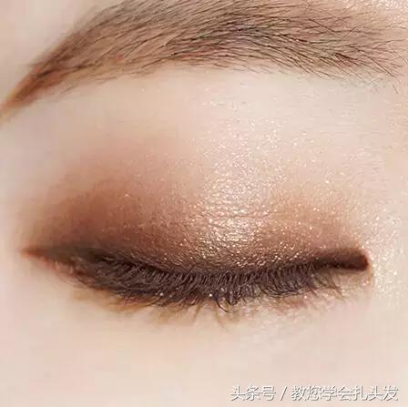 好看的发型扎法女童10-12岁鱼尾辫,从头顶上就开始编鱼尾辫怎么编