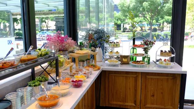 杭州武林门大草坪上270°透明玻璃屋！梦幻甜品咖啡店，童话的甜蜜