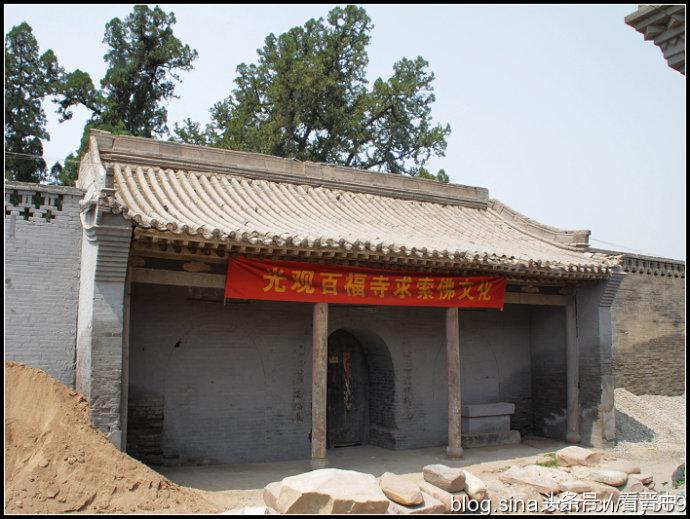 行走在乡野的路上,行走在山野乡间