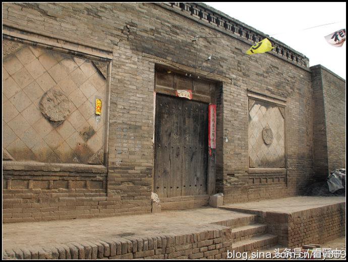 行走在乡野的路上,行走在山野乡间