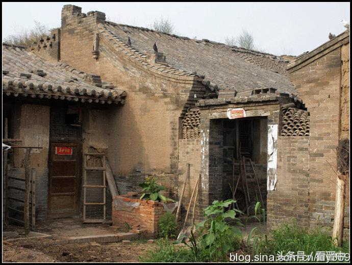 行走在乡野的路上,行走在山野乡间