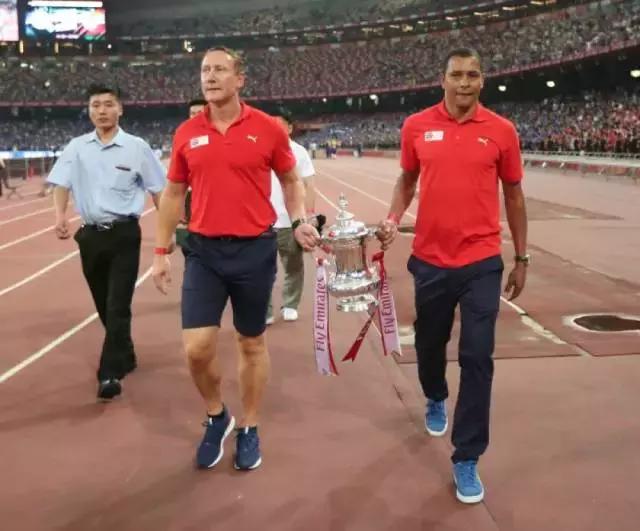 完美的鸟巢,鸟巢德比切尔西