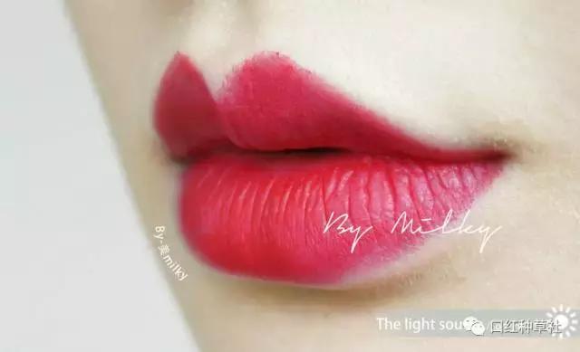 唇色深厚唇适合什么色的口红,唇色深素颜口红不沾杯推荐