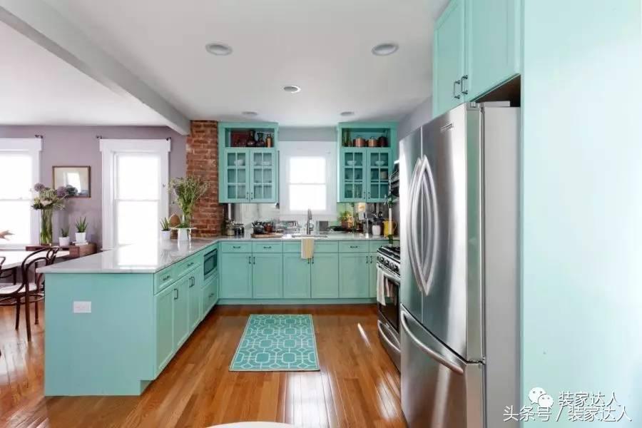 橱柜蓝色搭配什么颜色的吊柜,厨房的橱柜颜色天蓝色好看吗