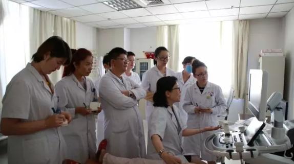 给病人“送红包”?不仅如此,浙大妇院的医生们还给阿克苏地区带去了现金的医疗技术,服务南疆!