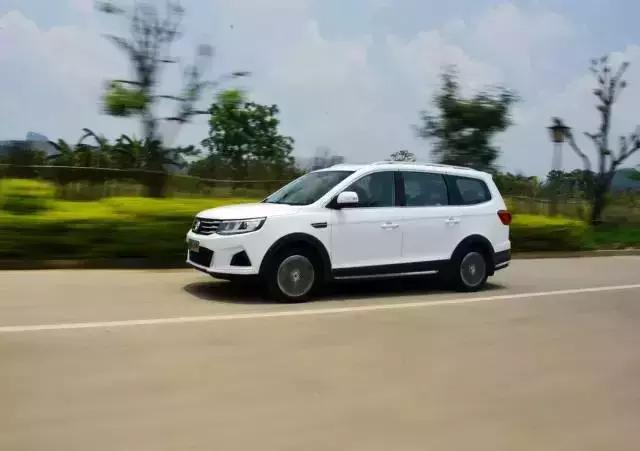 不用10万预算选这几款代步小车,国产x6七座多少钱