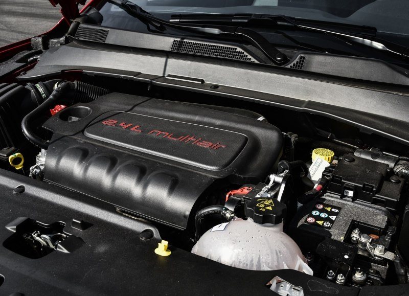 指南者2.4四驱豪华版,吉普指南者2.4四驱高性能版