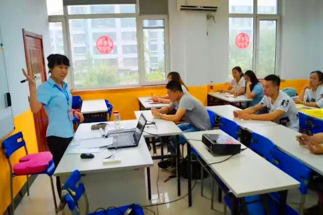 娣卞湷鑻遍箯鍥介檯鏁欒偛瀛︽牎,鑻遍箯鍥介檯鏁欒偛