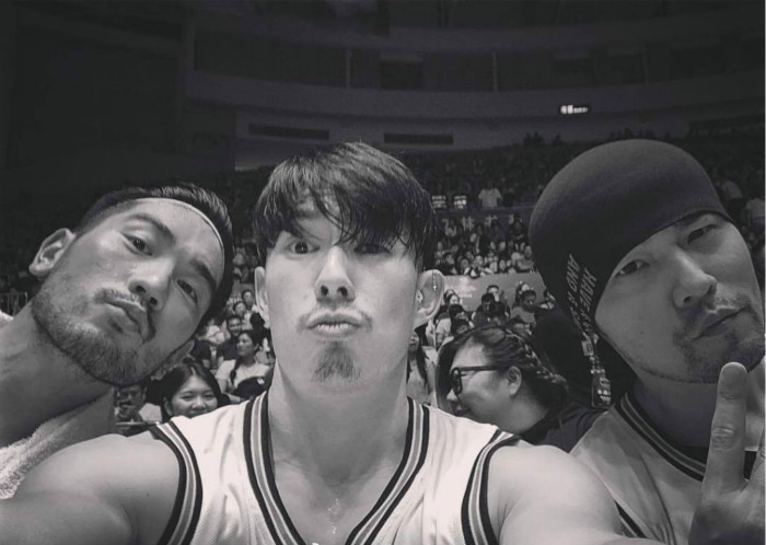 周杰伦单挑科比完整版,周杰伦不看人传球逼疯林书豪