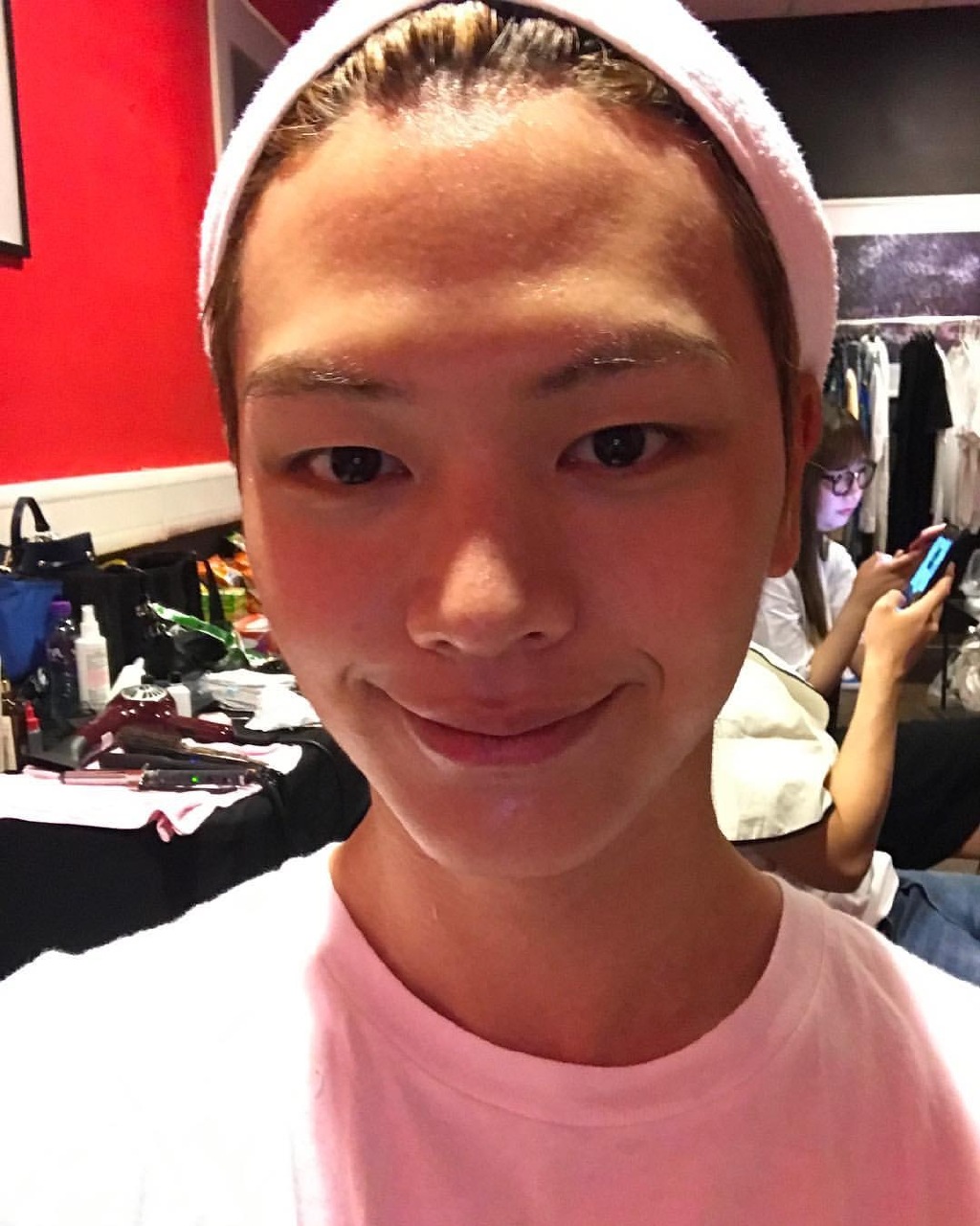 明明靠颜值他偏要靠才华,明明可以靠颜值可他偏要靠才华