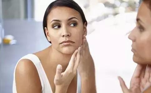 男士痘痘肌护肤推荐,痘痘肌是先擦药还是先护肤