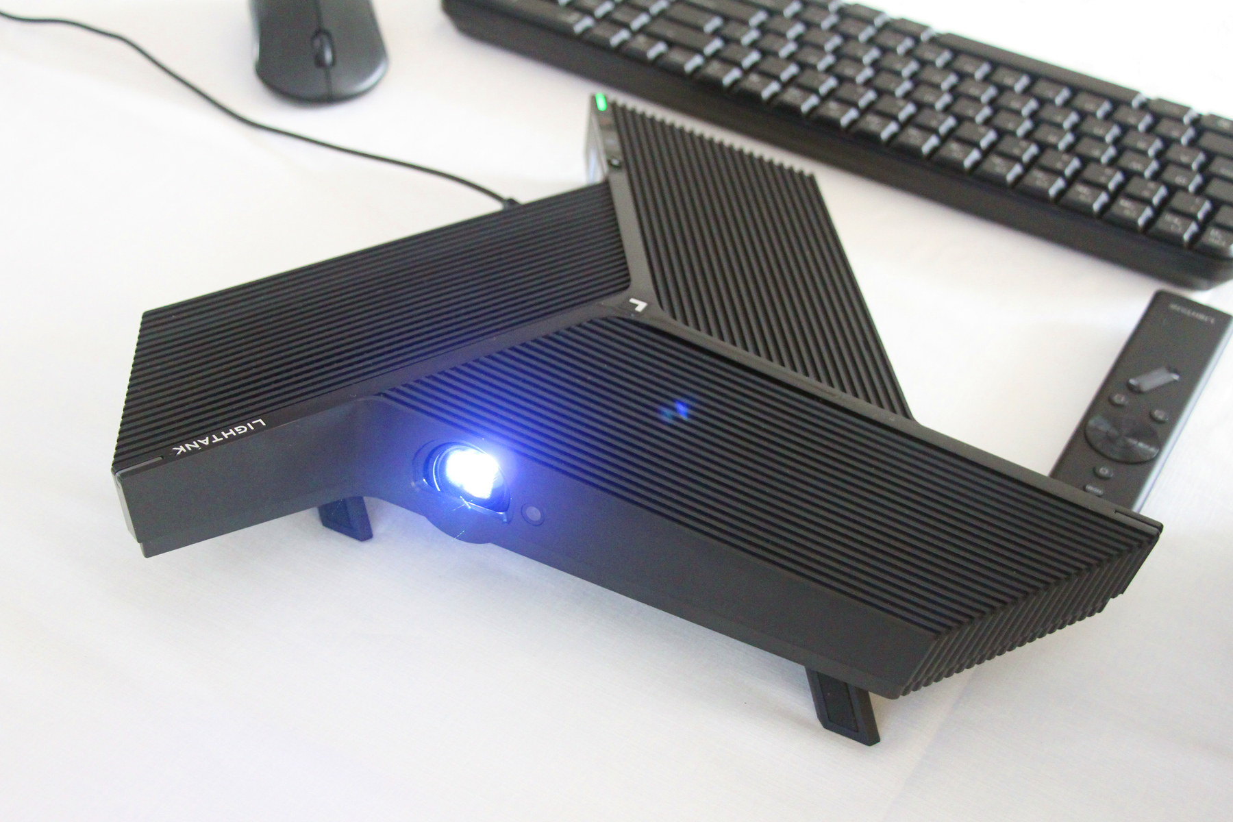 商务投影仪高效办公功能,商务便携式投影仪