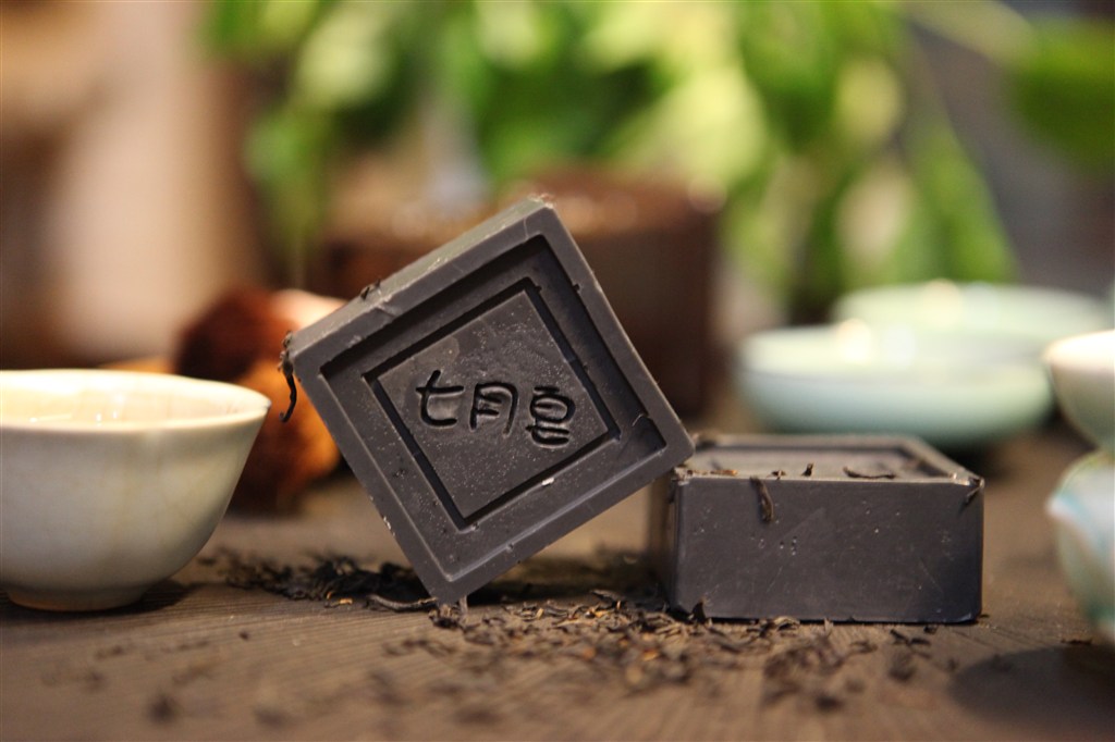 新买的高跟鞋怎么避免磨脚小妙招,高跟鞋前面很硬磨脚怎么办