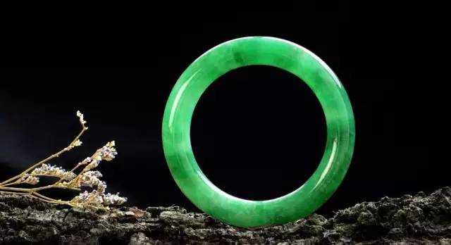 如何找到有缘的翡翠,翡翠一鹿有你适合什么人戴