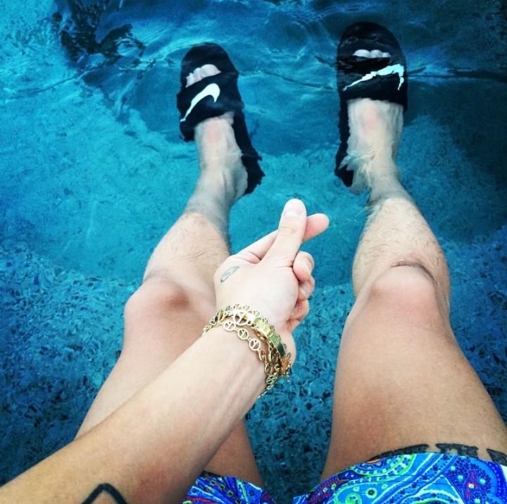 欧美风凉拖穿搭,凉拖怎么穿最时尚